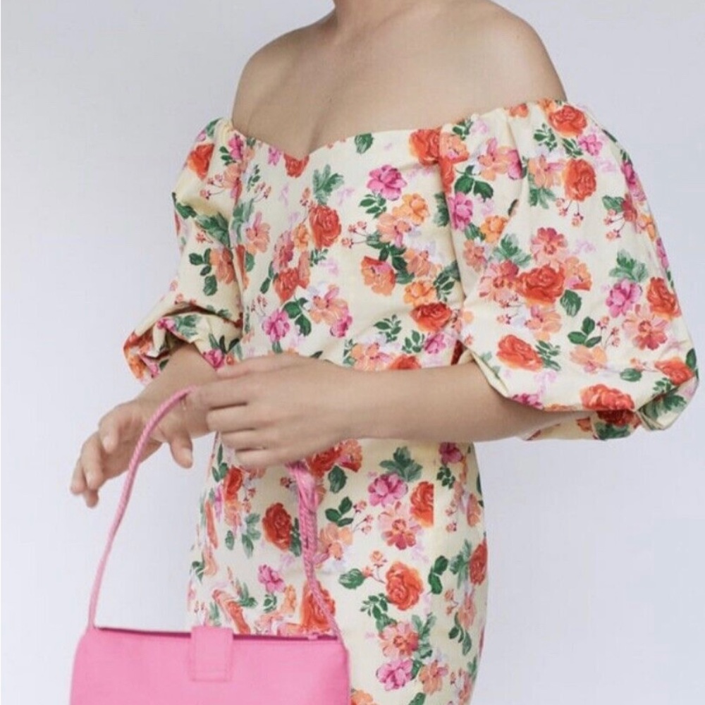Puff sleeves floral zara dress